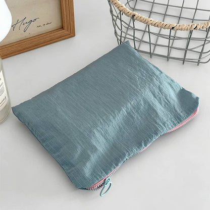 Grid Pattern Zipper Storage Pouch