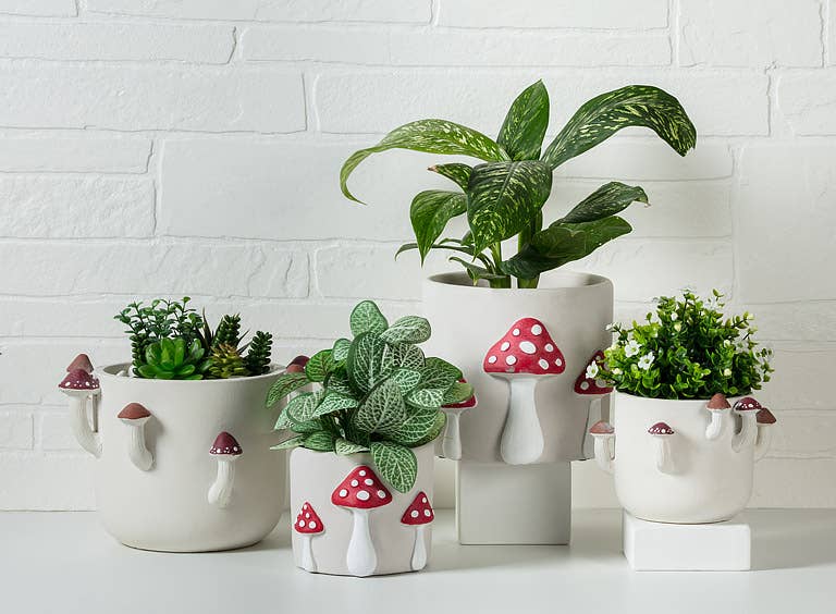 Dot Mushroom Planter-4"H