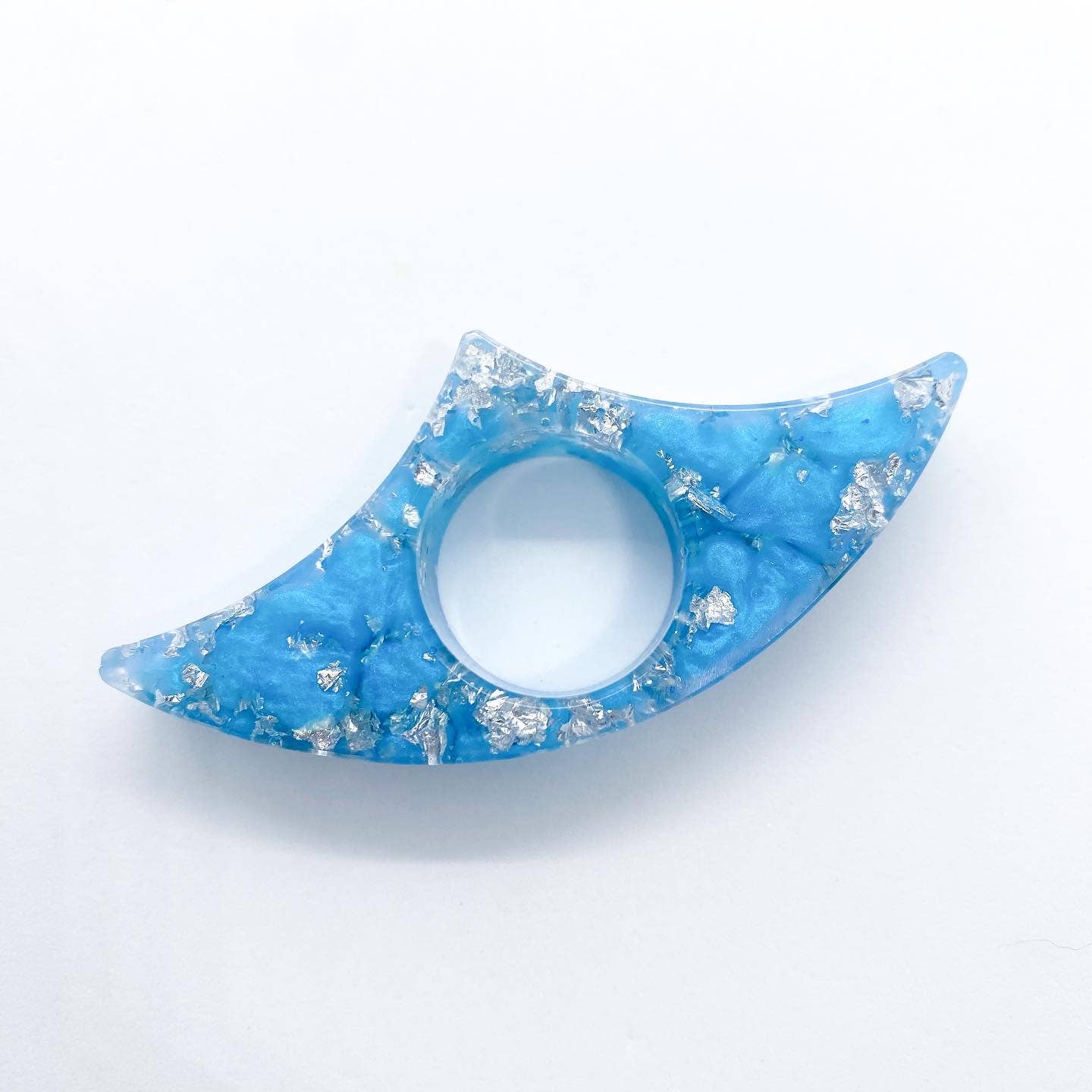 Winters Kiss Book Holder