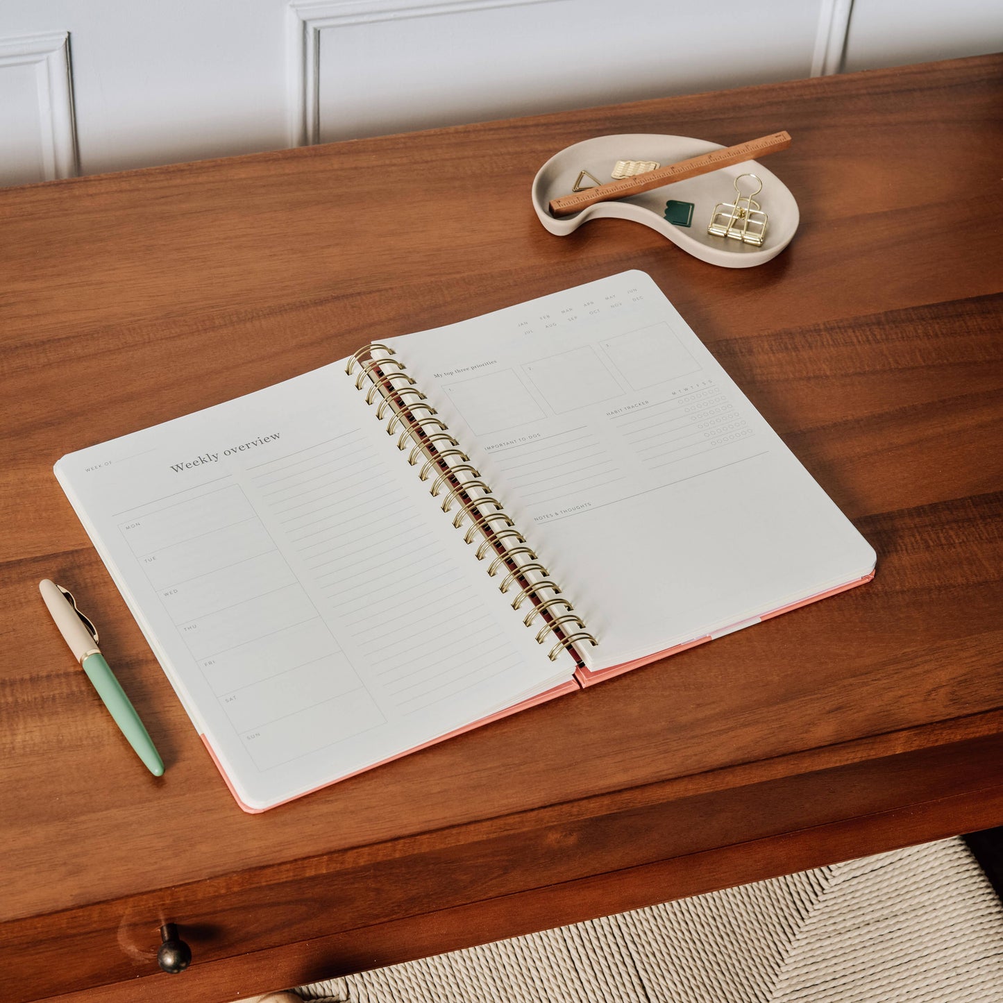 Daily Planner, Undated, Hardcover B5 Spiral - Gradient Orb