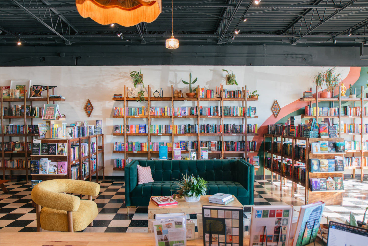 About Us – Monstera's Books