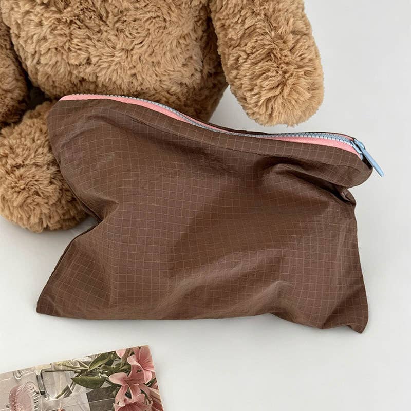 Grid Pattern Zipper Storage Pouch